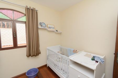 Casa à venda com 476m², 5 quartos e 3 vagasQuarto 2