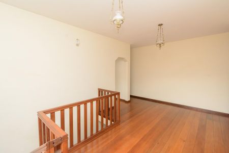 Casa à venda com 476m², 5 quartos e 3 vagasSala 2