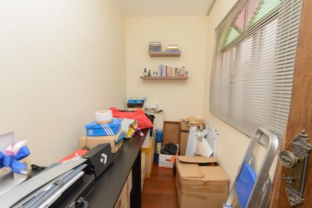 Casa à venda com 476m², 5 quartos e 3 vagasEscritório