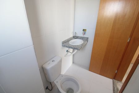 Apartamento à venda com 80m², 2 quartos e 2 vagasBanheiro da Suíte 1