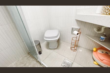 Apartamento à venda com 70m², 2 quartos e sem vaga Apartamento à venda com 70m², 2 quartos e sem vagaBanheiro