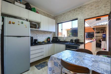 Casa à venda com 99m², 3 quartos e 1 vaga