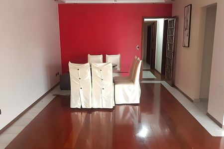 Casa à venda com 615m², 4 quartos e 8 vagas