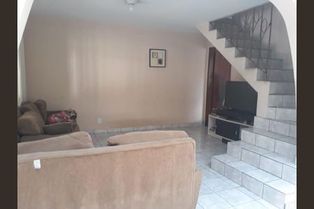 Casa à venda com 90m², 2 quartos e 2 vagas