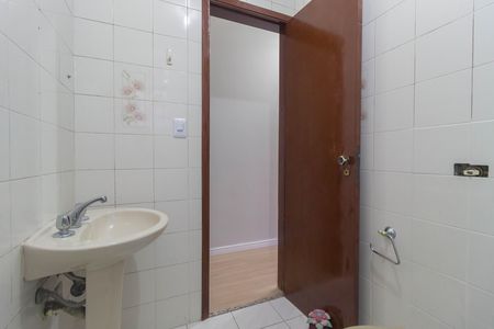 Casa para alugar com 150m², 4 quartos e 2 vagas Casa para alugar com 150m², 4 quartos e 2 vagasBanheiro Social