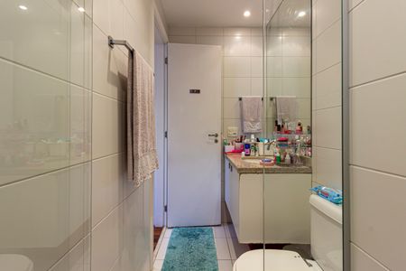 Apartamento à venda com 147m², 3 quartos e 2 vagasBanheiro da Suíte 2