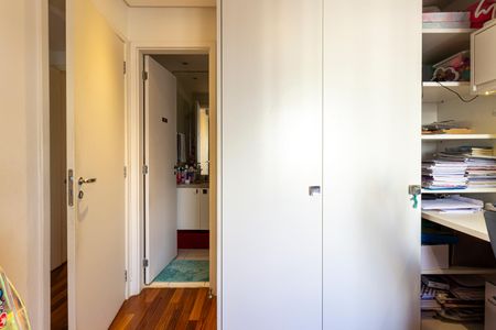 Apartamento à venda com 147m², 3 quartos e 2 vagasSuíte 2