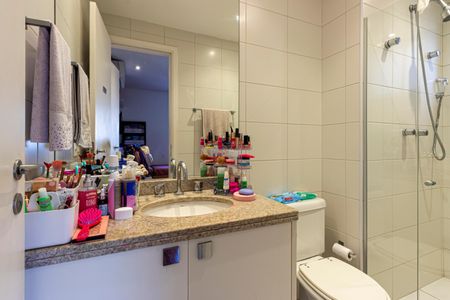 Apartamento à venda com 147m², 3 quartos e 2 vagasBanheiro da Suíte 2