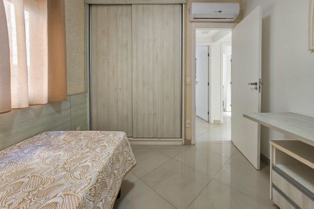 Apartamento para alugar com 96m², 3 quartos e 2 vagasQuarto