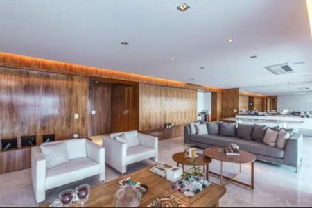 Apartamento à venda com 335m², 4 quartos e 4 vagas Apartamento à venda com 335m², 4 quartos e 4 vagasFoto 02