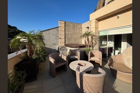 Apartamento à venda com 200m², 3 quartos e 2 vagasCobertura