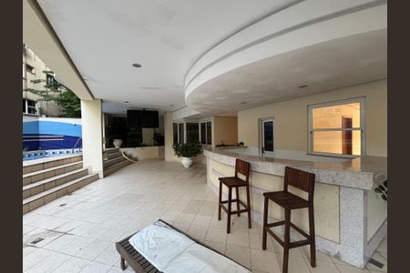 Apartamento à venda com 200m², 3 quartos e 2 vagasÁrea comum - piscina