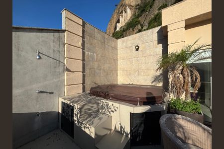 Apartamento à venda com 200m², 3 quartos e 2 vagasCobertura