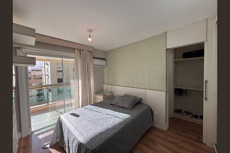 Apartamento à venda com 200m², 3 quartos e 2 vagasSuíte