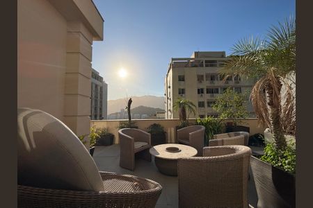 Apartamento à venda com 200m², 3 quartos e 2 vagasCobertura