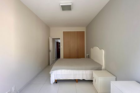 Apartamento à venda com 165m², 3 quartos e 1 vagaQuarto 2