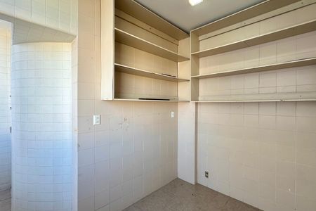 Apartamento à venda com 165m², 3 quartos e 1 vagaÁrea de Serviço