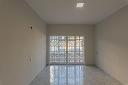 Casa à venda com 380m², 3 quartos e 2 vagas Casa à venda com 380m², 3 quartos e 2 vagasSala