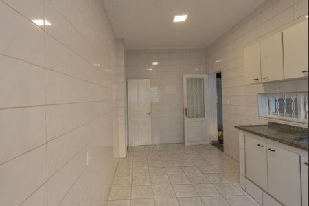 Casa à venda com 380m², 3 quartos e 2 vagas Casa à venda com 380m², 3 quartos e 2 vagasCozinha