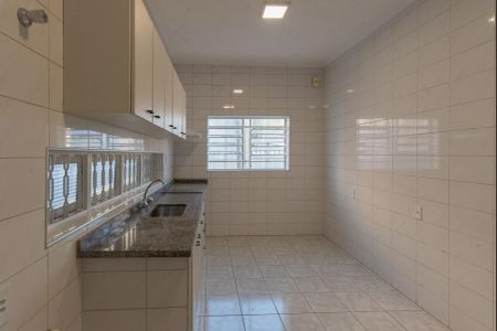 Casa à venda com 380m², 3 quartos e 2 vagas Casa à venda com 380m², 3 quartos e 2 vagasCozinha