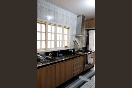 Casa à venda com 215m², 3 quartos e 4 vagas Casa à venda com 215m², 3 quartos e 4 vagasCozinha