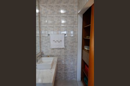 Casa à venda com 215m², 3 quartos e 4 vagas Casa à venda com 215m², 3 quartos e 4 vagasBanheiro da Suíte