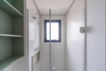 Apartamento à venda com 79m², 2 quartos e 2 vagasBanheiro da Suíte 1