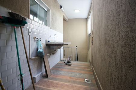 Casa para alugar com 180m², 3 quartos e sem vagaLavanderia