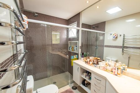 Apartamento à venda com 171m², 3 quartos e 4 vagas Apartamento à venda com 171m², 3 quartos e 4 vagasBanheiro da suíte 3