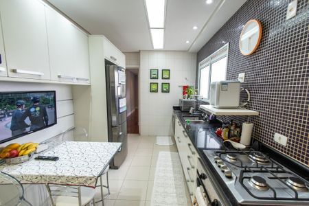 Apartamento à venda com 171m², 3 quartos e 4 vagas Apartamento à venda com 171m², 3 quartos e 4 vagasCozinha