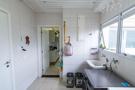 Apartamento à venda com 171m², 3 quartos e 4 vagas Apartamento à venda com 171m², 3 quartos e 4 vagasÁrea de serviço