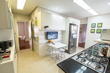 Apartamento à venda com 171m², 3 quartos e 4 vagas Apartamento à venda com 171m², 3 quartos e 4 vagasCozinha