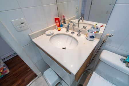 Apartamento à venda com 171m², 3 quartos e 4 vagas Apartamento à venda com 171m², 3 quartos e 4 vagasBanheiro da suíte 2