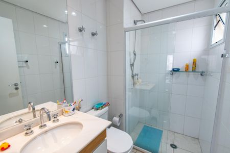 Apartamento à venda com 171m², 3 quartos e 4 vagas Apartamento à venda com 171m², 3 quartos e 4 vagasBanheiro da suíte 2