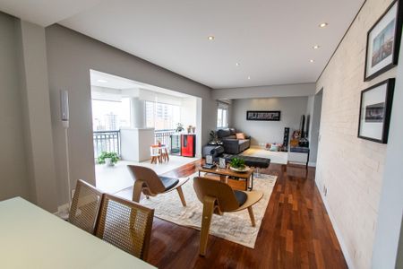 Apartamento à venda com 171m², 3 quartos e 4 vagas Apartamento à venda com 171m², 3 quartos e 4 vagasSala