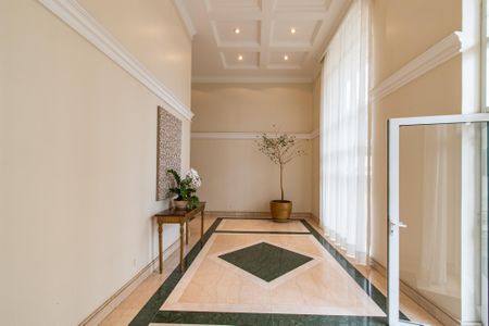 Apartamento à venda com 171m², 3 quartos e 4 vagas Apartamento à venda com 171m², 3 quartos e 4 vagasHall de entrada