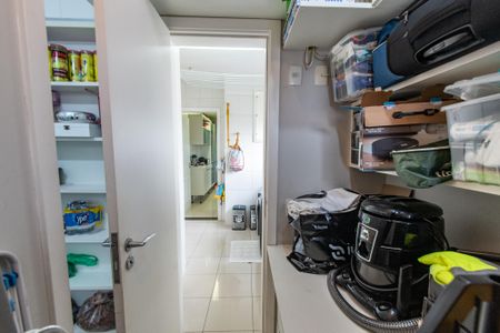 Apartamento à venda com 171m², 3 quartos e 4 vagas Apartamento à venda com 171m², 3 quartos e 4 vagasQuarto de serviço