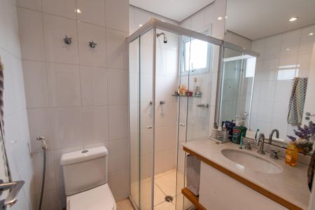 Apartamento à venda com 171m², 3 quartos e 4 vagas Apartamento à venda com 171m², 3 quartos e 4 vagasBanheiro da suíte 1