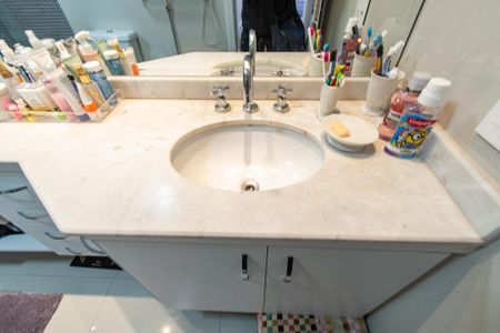 Apartamento à venda com 171m², 3 quartos e 4 vagas Apartamento à venda com 171m², 3 quartos e 4 vagasBanheiro da suíte 3