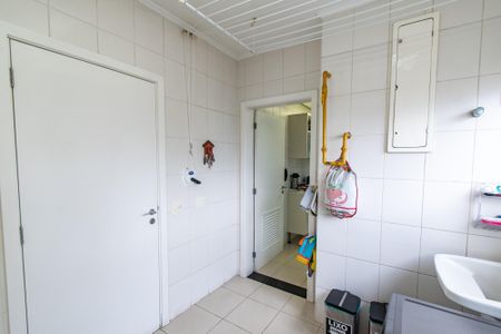 Apartamento à venda com 171m², 3 quartos e 4 vagas Apartamento à venda com 171m², 3 quartos e 4 vagasÁrea de serviço