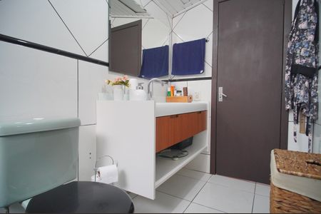 Casa de condomínio à venda com 90m², 2 quartos e 2 vagasBanheiro