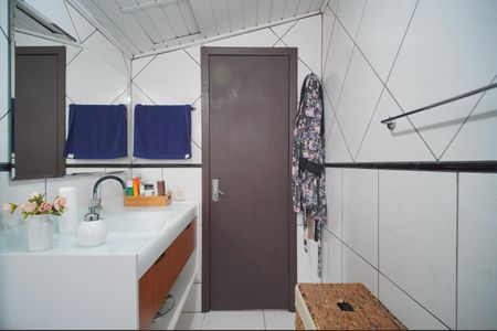 Casa de condomínio à venda com 90m², 2 quartos e 2 vagasBanheiro