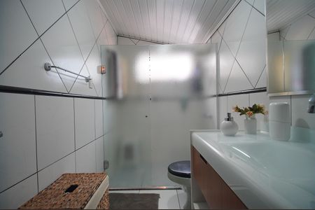 Casa de condomínio à venda com 90m², 2 quartos e 2 vagasBanheiro