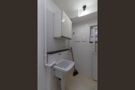 Casa de condomínio à venda com 84m², 3 quartos e 1 vagaÁrea de Serviço