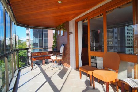 Apartamento à venda com 164m², 3 quartos e 2 vagas Apartamento à venda com 164m², 3 quartos e 2 vagasVaranda da Sala