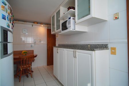 Apartamento à venda com 164m², 3 quartos e 2 vagas Apartamento à venda com 164m², 3 quartos e 2 vagasCozinha