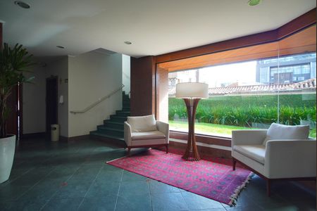 Apartamento à venda com 164m², 3 quartos e 2 vagas Apartamento à venda com 164m², 3 quartos e 2 vagasHall de entrada