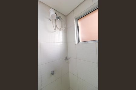 Apartamento para alugar com 44m², 2 quartos e 1 vaga Apartamento para alugar com 44m², 2 quartos e 1 vagaDetalhe do banheiro