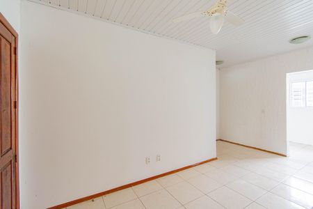 Casa à venda com 75m², 1 quarto e 1 vaga Casa à venda com 75m², 1 quarto e 1 vagaSala
