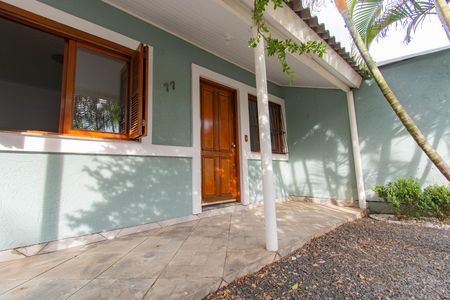 Casa à venda com 75m², 1 quarto e 1 vaga Casa à venda com 75m², 1 quarto e 1 vagaFachada